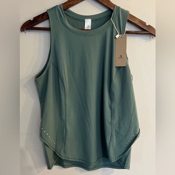 ICYZONE Women’s Sage Green Flyaway Back Active Tank Top Size S NEW - Picture 1 of 3
